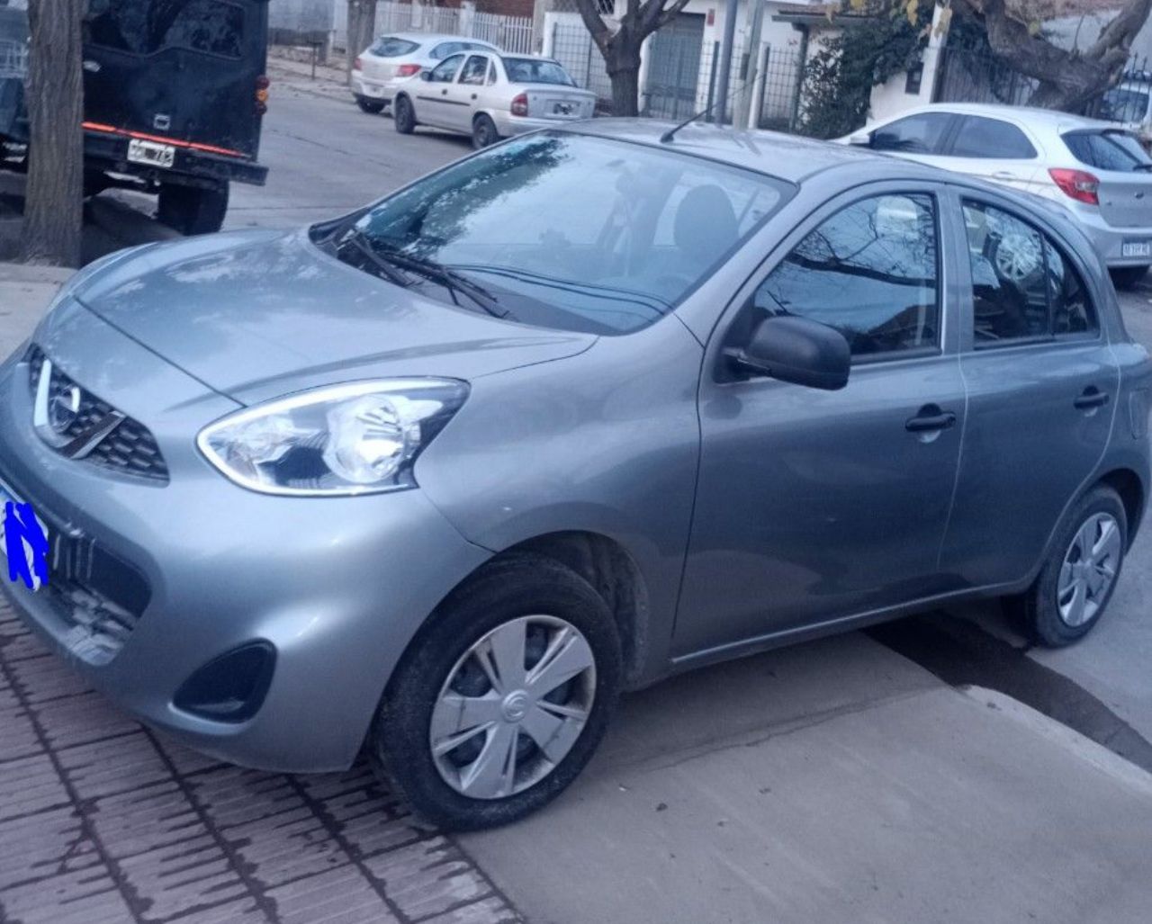 Nissan March Usado en Mendoza, deRuedas