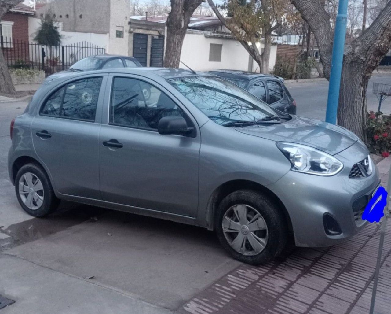 Nissan March Usado en Mendoza, deRuedas