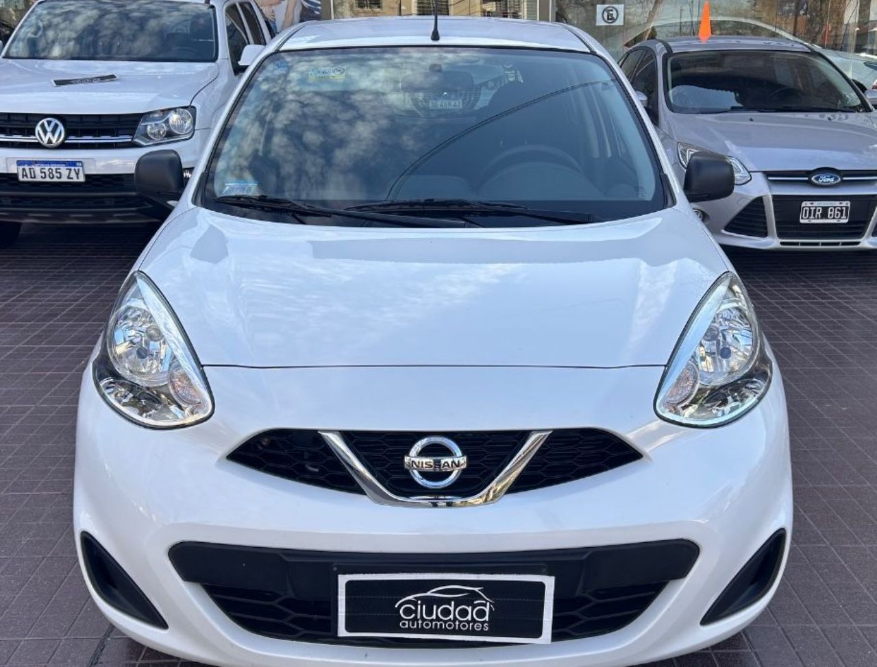 Nissan March Usado Financiado en Mendoza, deRuedas
