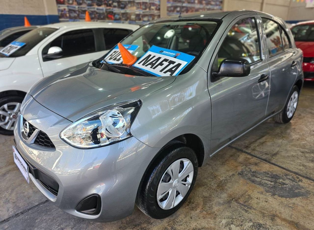 Nissan March Usado en Mendoza, deRuedas