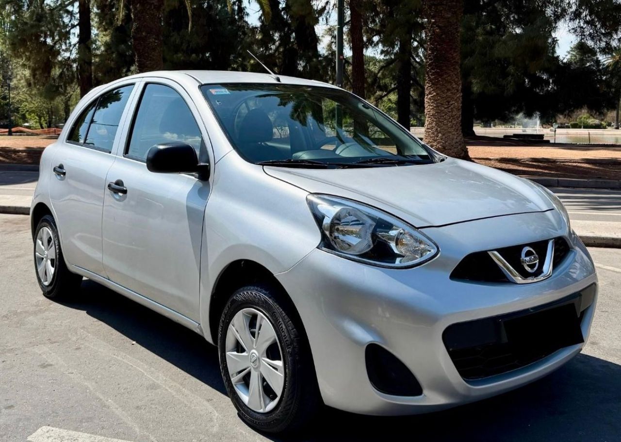 Nissan March Usado Financiado en Mendoza, deRuedas