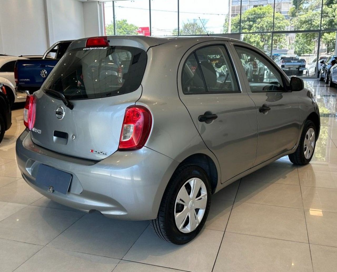 Nissan March Usado Financiado en Córdoba, deRuedas
