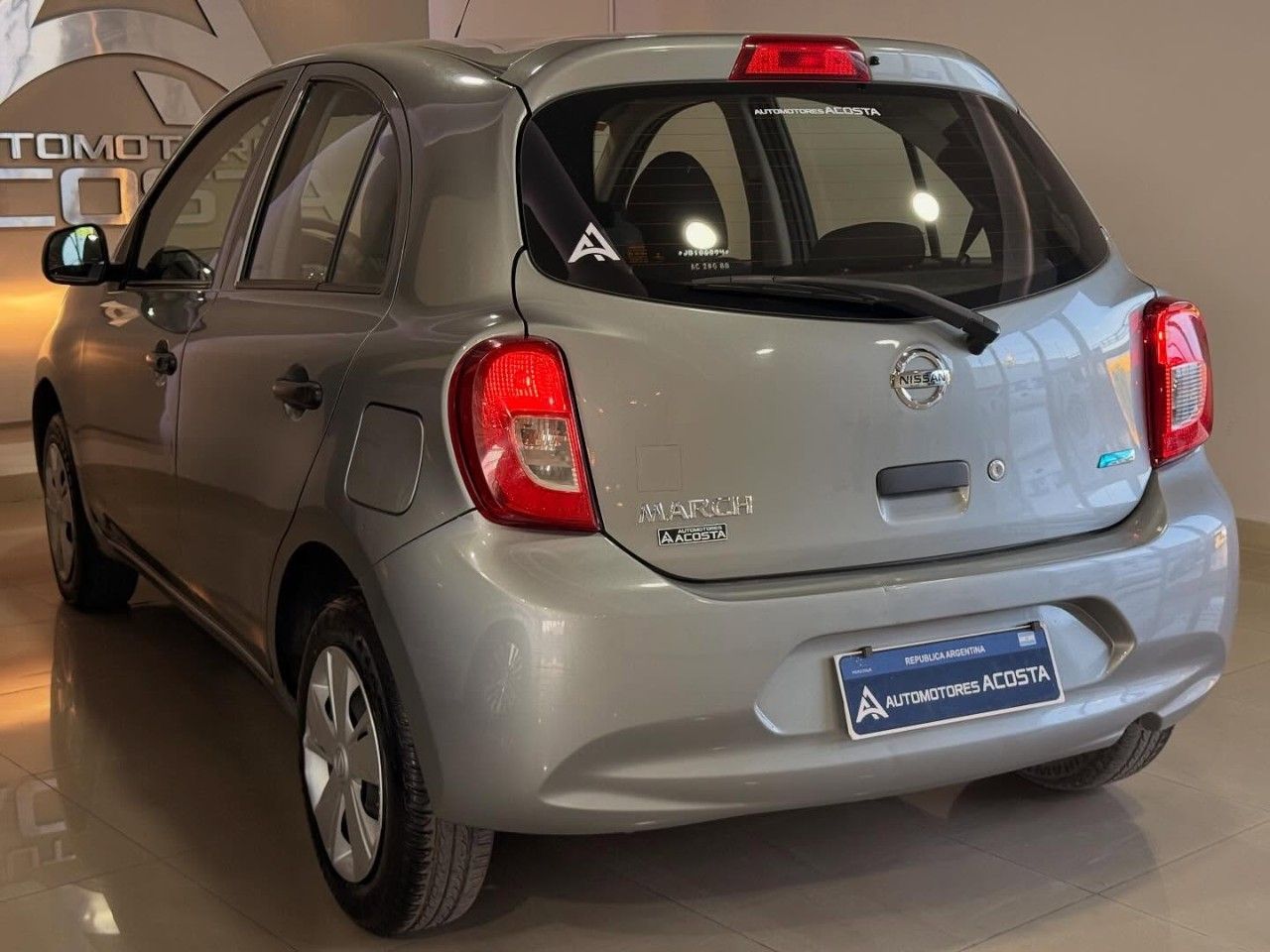 Nissan March Usado Financiado en San Juan, deRuedas