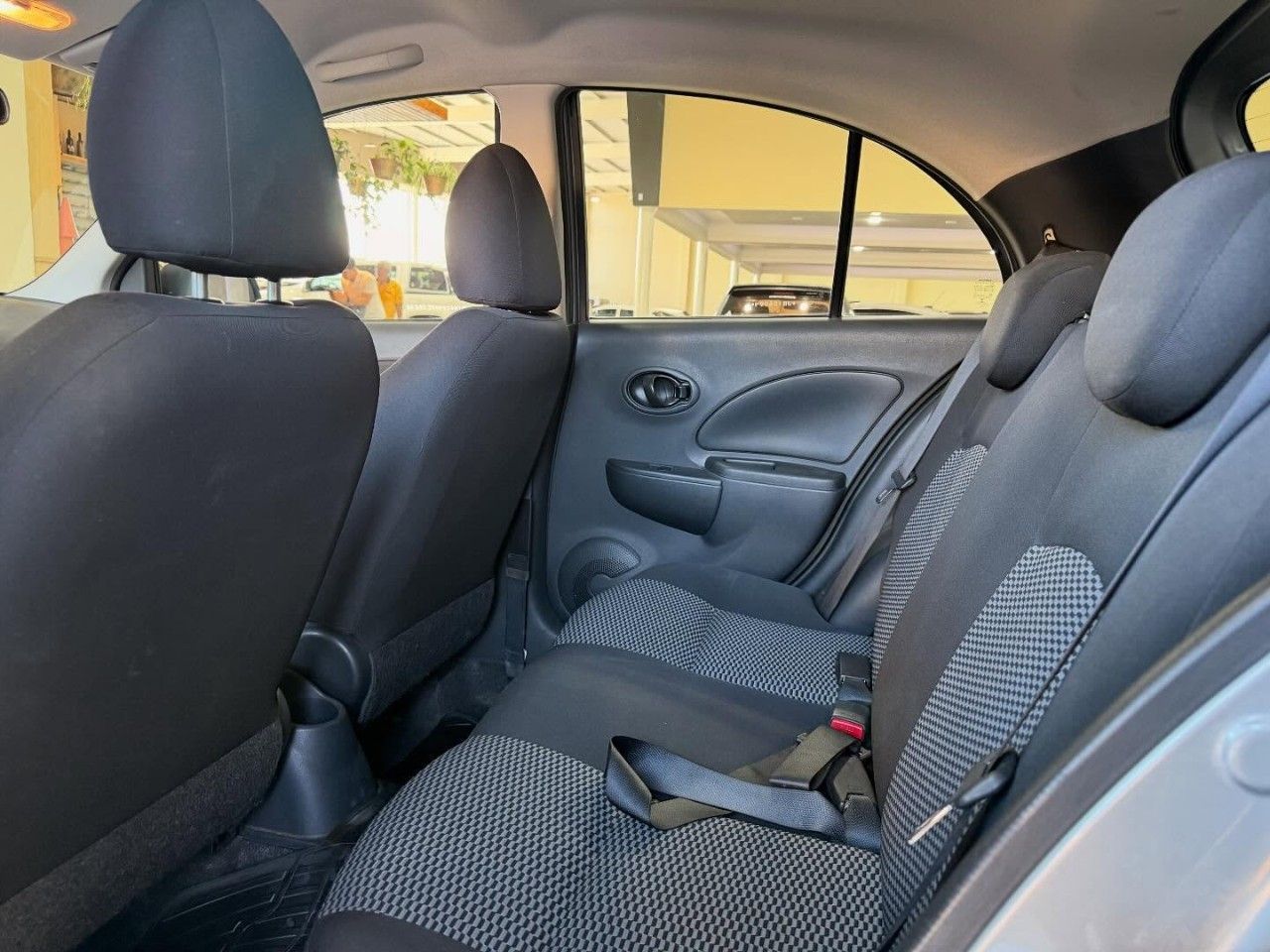 Nissan March Usado Financiado en San Juan, deRuedas