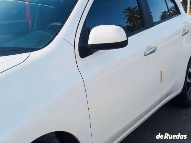 Nissan March Usado en Mendoza, deRuedas