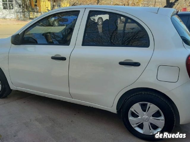 Nissan March Usado en Mendoza, deRuedas