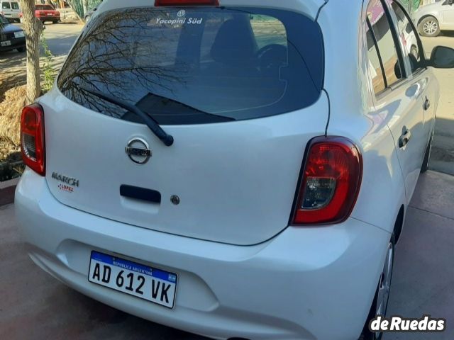 Nissan March Usado en Mendoza, deRuedas