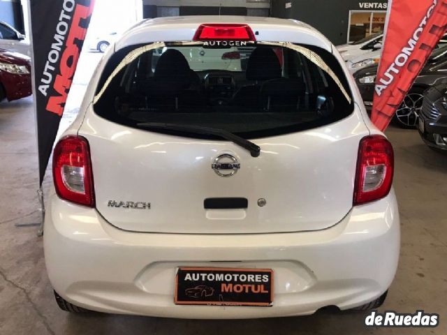 Nissan March Usado en Mendoza, deRuedas