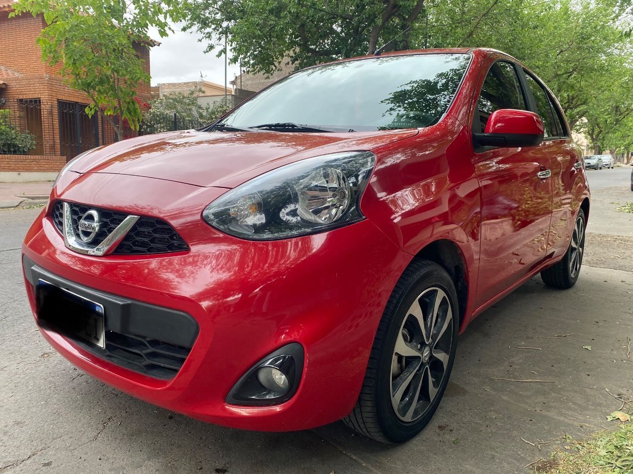 Nissan March Usado en Mendoza, deRuedas