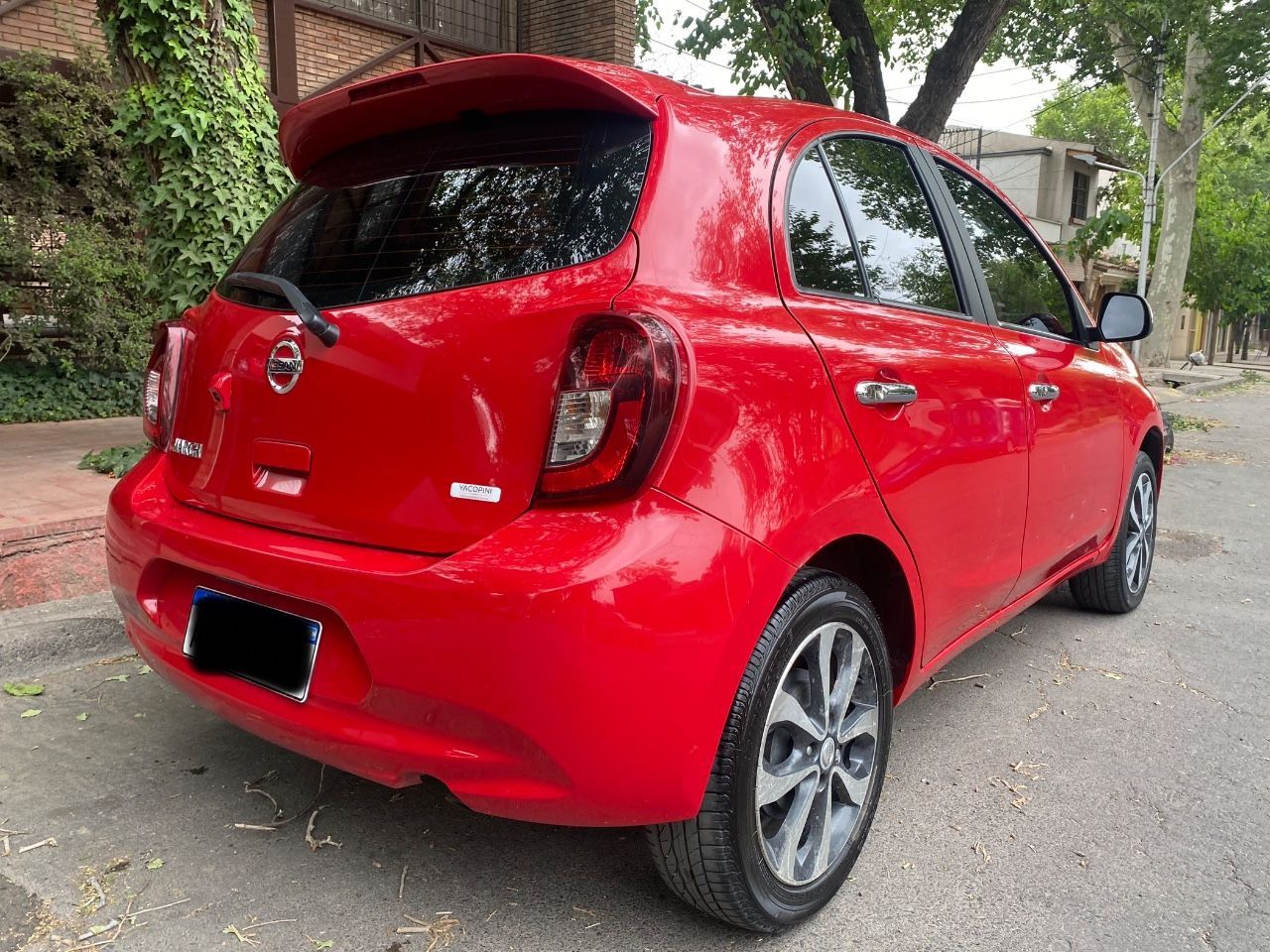 Nissan March Usado en Mendoza, deRuedas