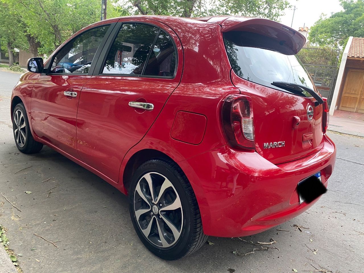 Nissan March Usado en Mendoza, deRuedas