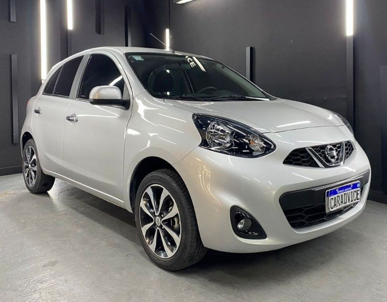 Nissan March Usado en Córdoba, deRuedas