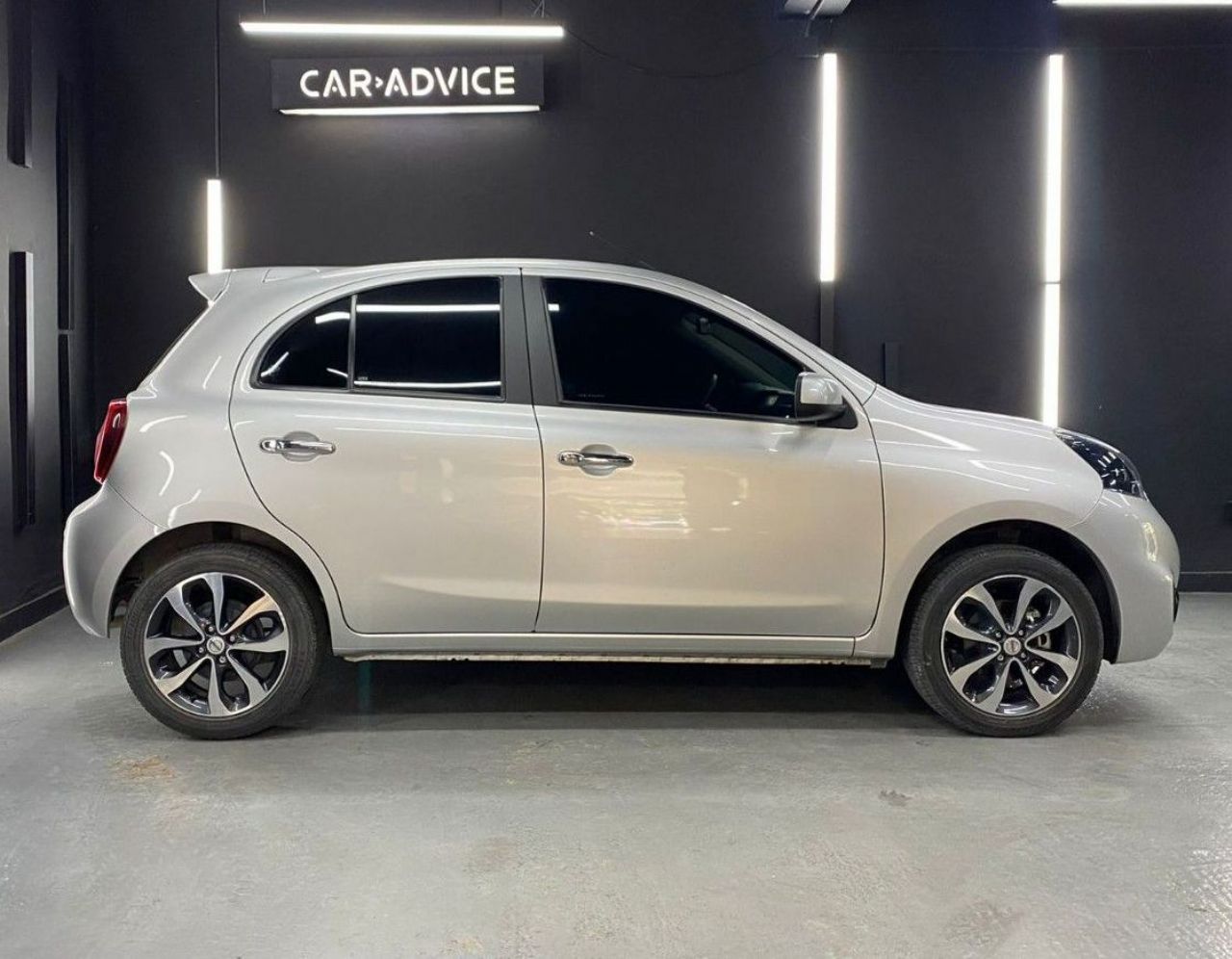 Nissan March Usado en Córdoba, deRuedas