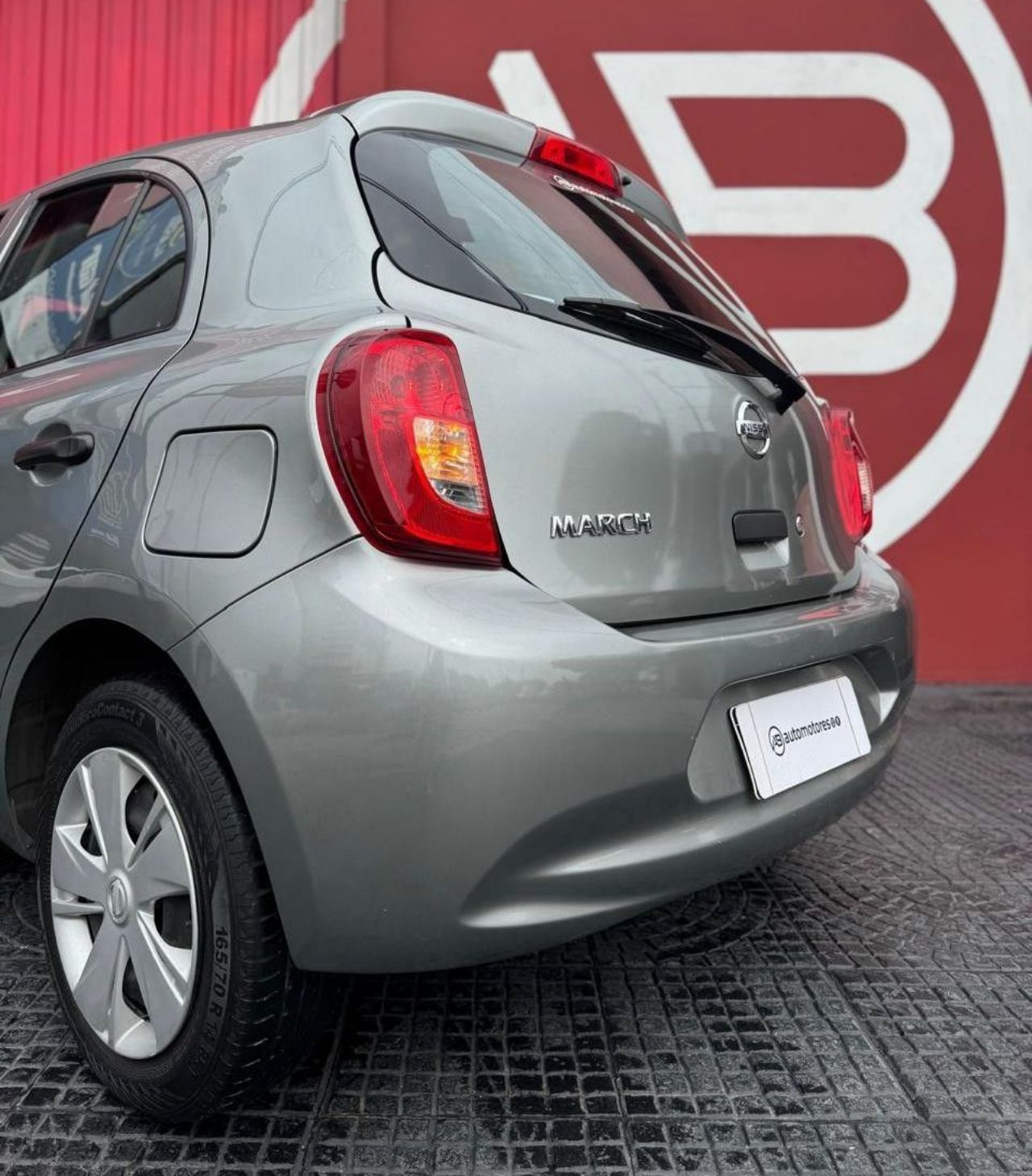 Nissan March Usado Financiado en Córdoba, deRuedas