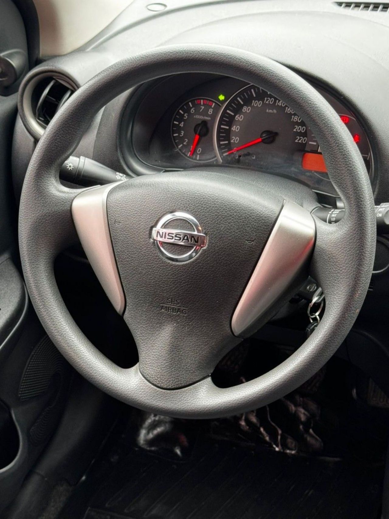 Nissan March Usado Financiado en Córdoba, deRuedas