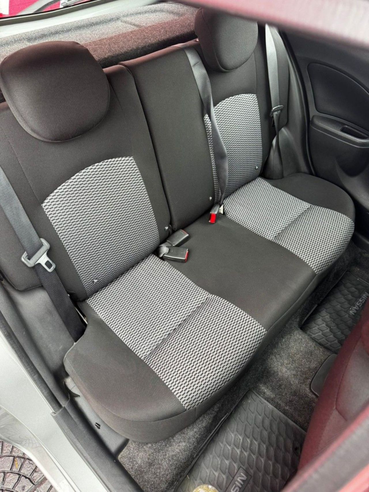 Nissan March Usado Financiado en Córdoba, deRuedas