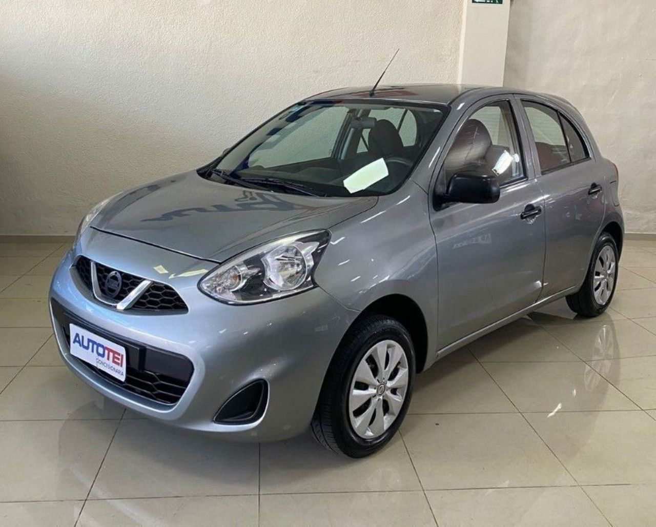 Nissan March Usado Financiado en Córdoba, deRuedas