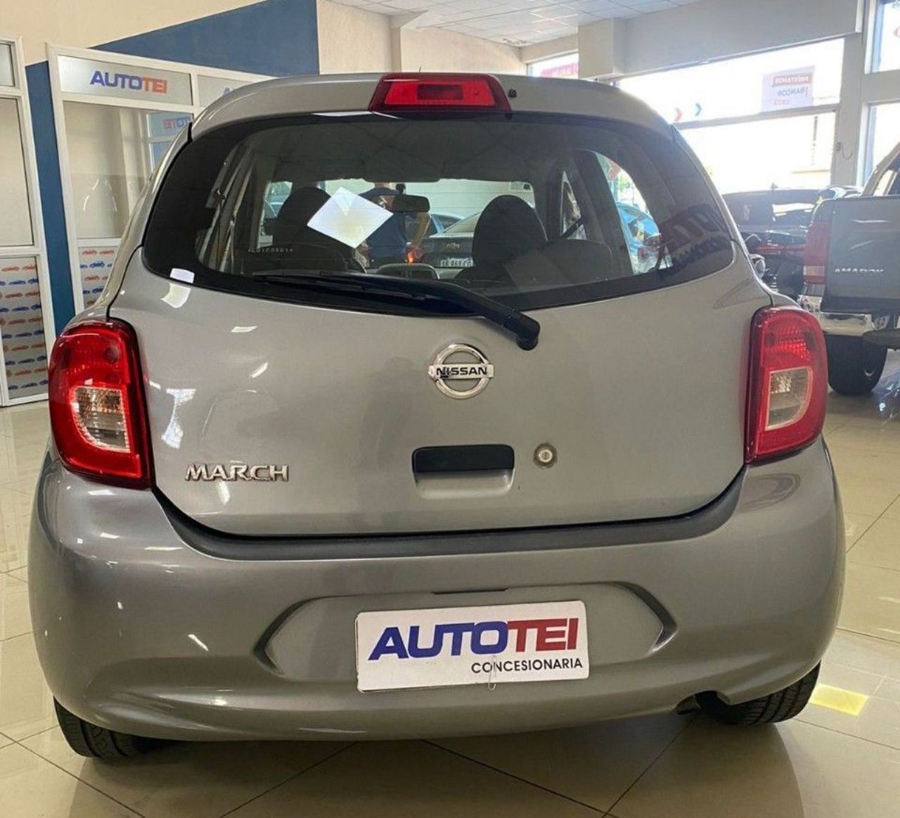 Nissan March Usado Financiado en Córdoba, deRuedas