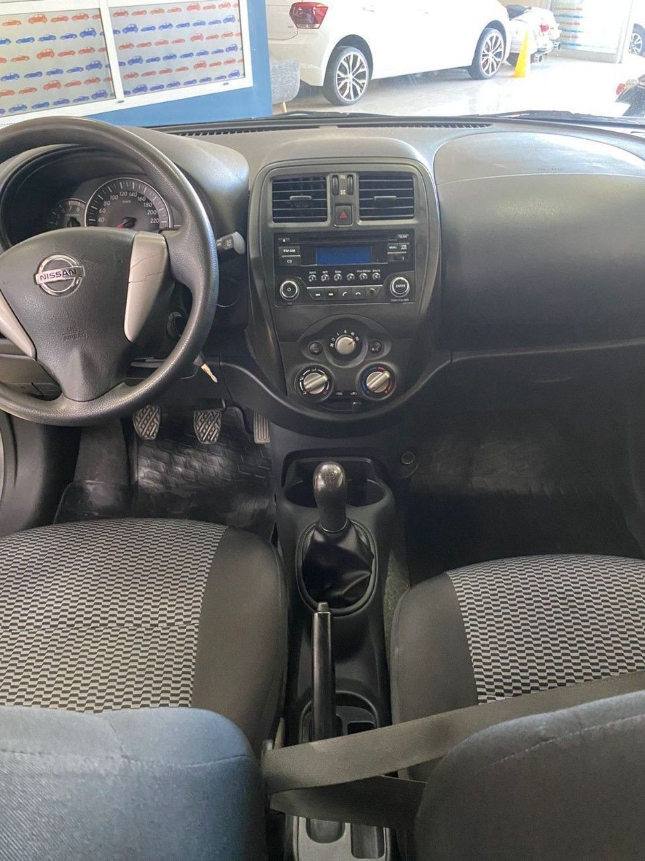 Nissan March Usado Financiado en Córdoba, deRuedas