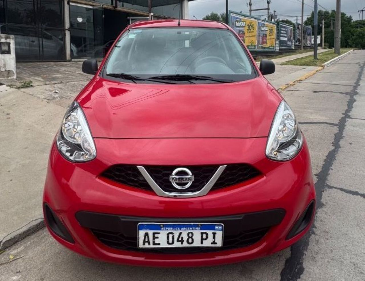 Nissan March Usado en Córdoba, deRuedas