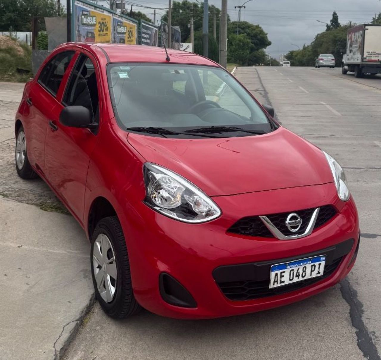 Nissan March Usado en Córdoba, deRuedas