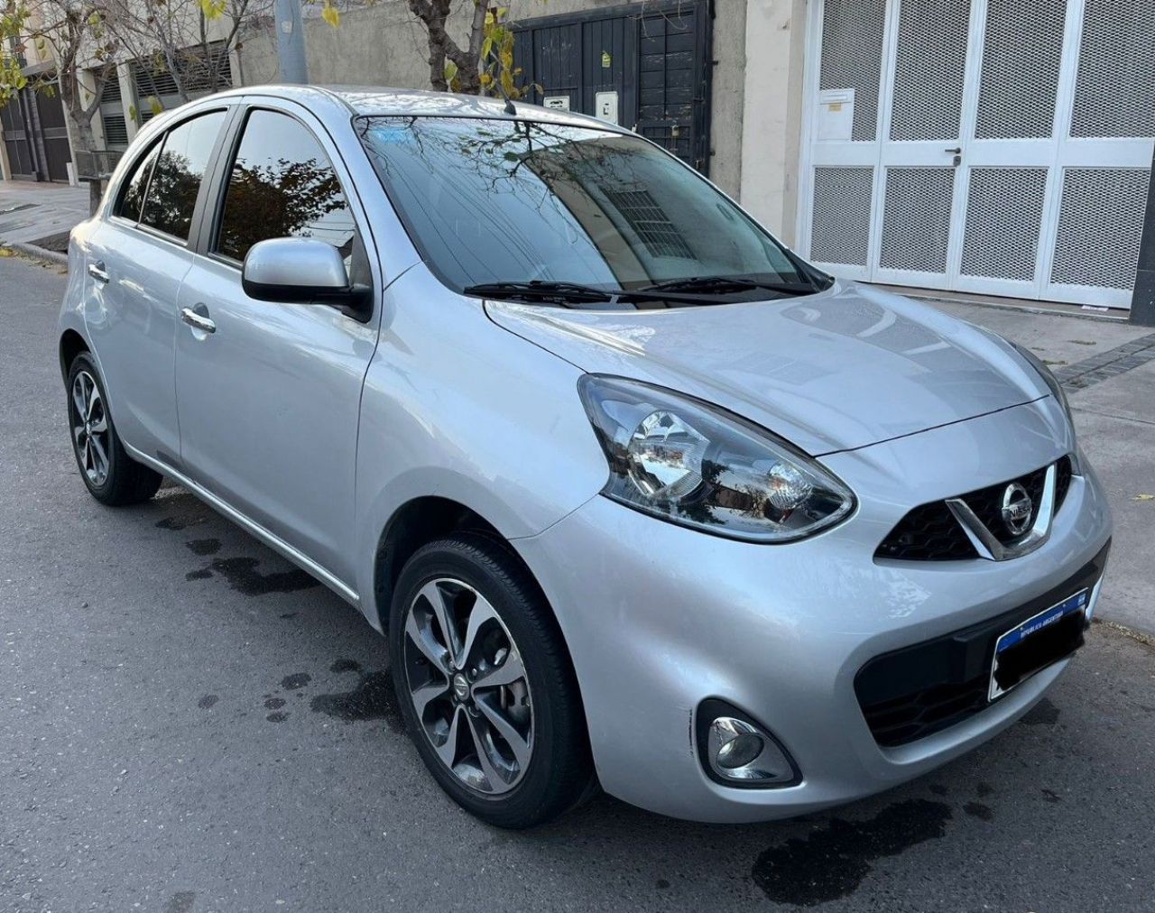 Nissan March Usado en Mendoza, deRuedas