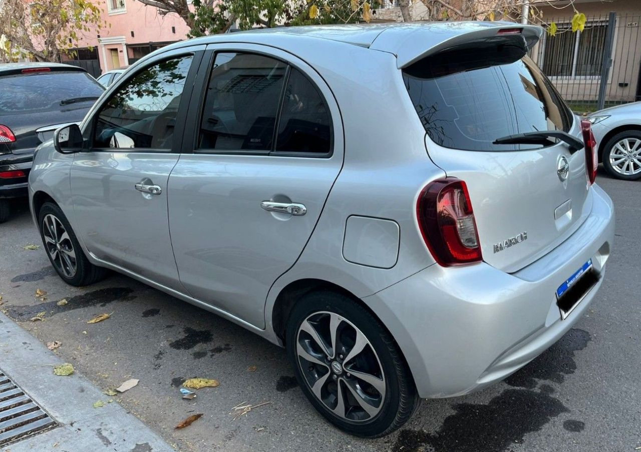 Nissan March Usado en Mendoza, deRuedas
