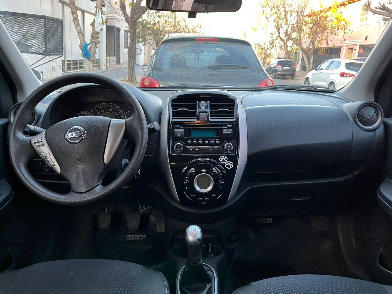Nissan March Usado en Mendoza, deRuedas