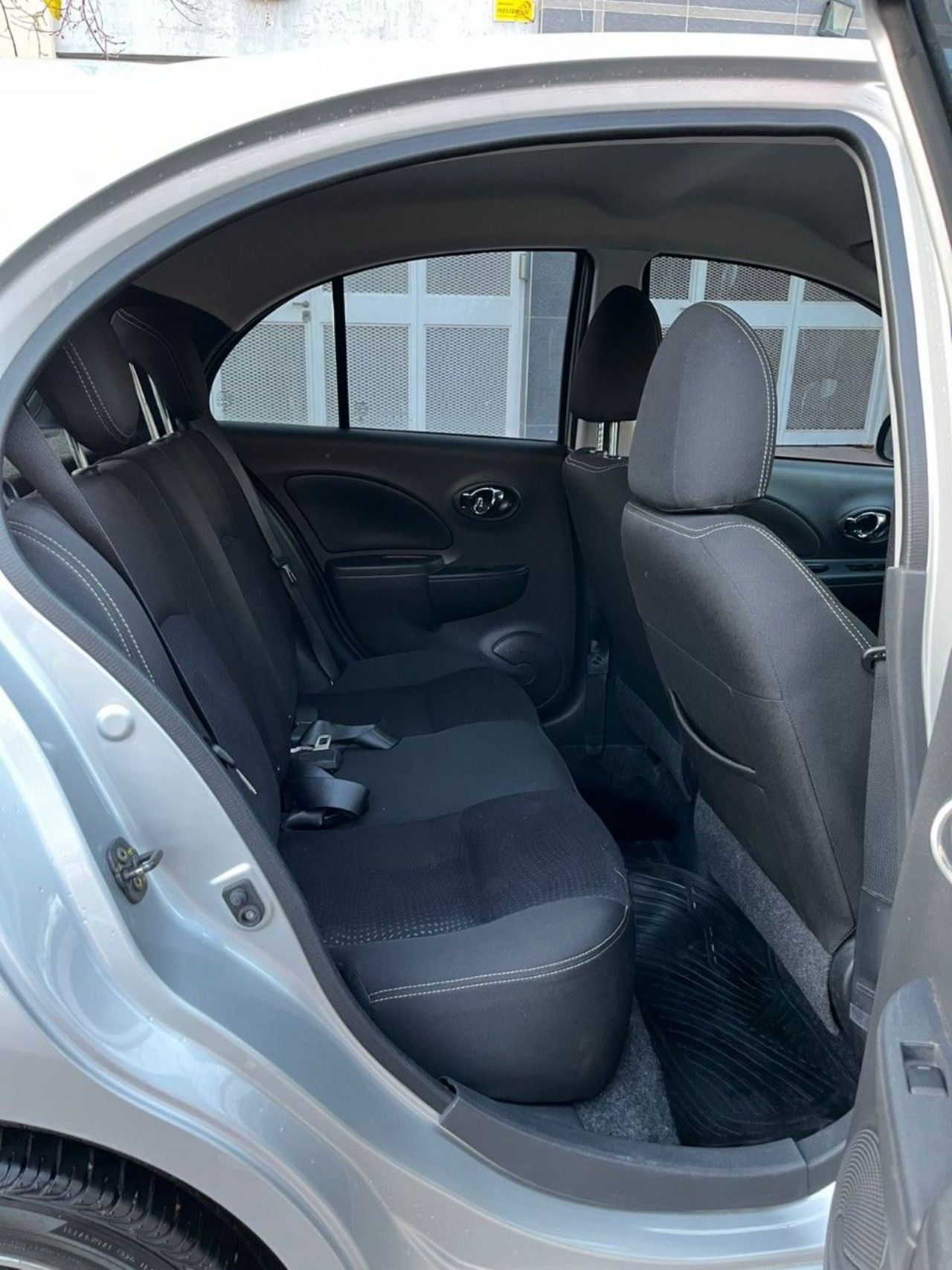 Nissan March Usado en Mendoza, deRuedas