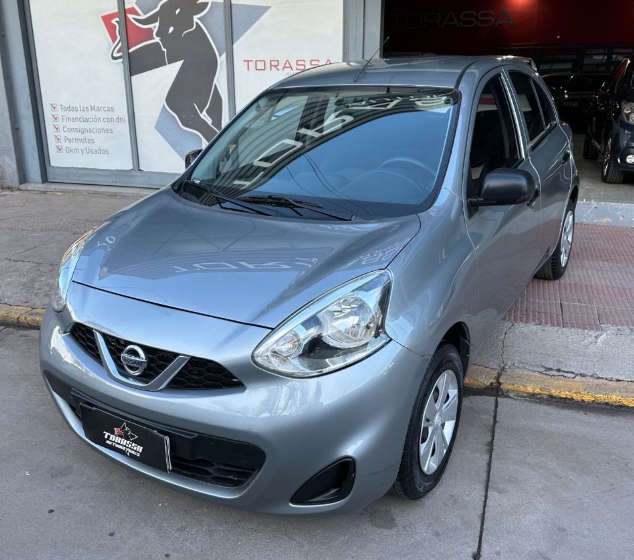 Nissan March Usado en Córdoba, deRuedas
