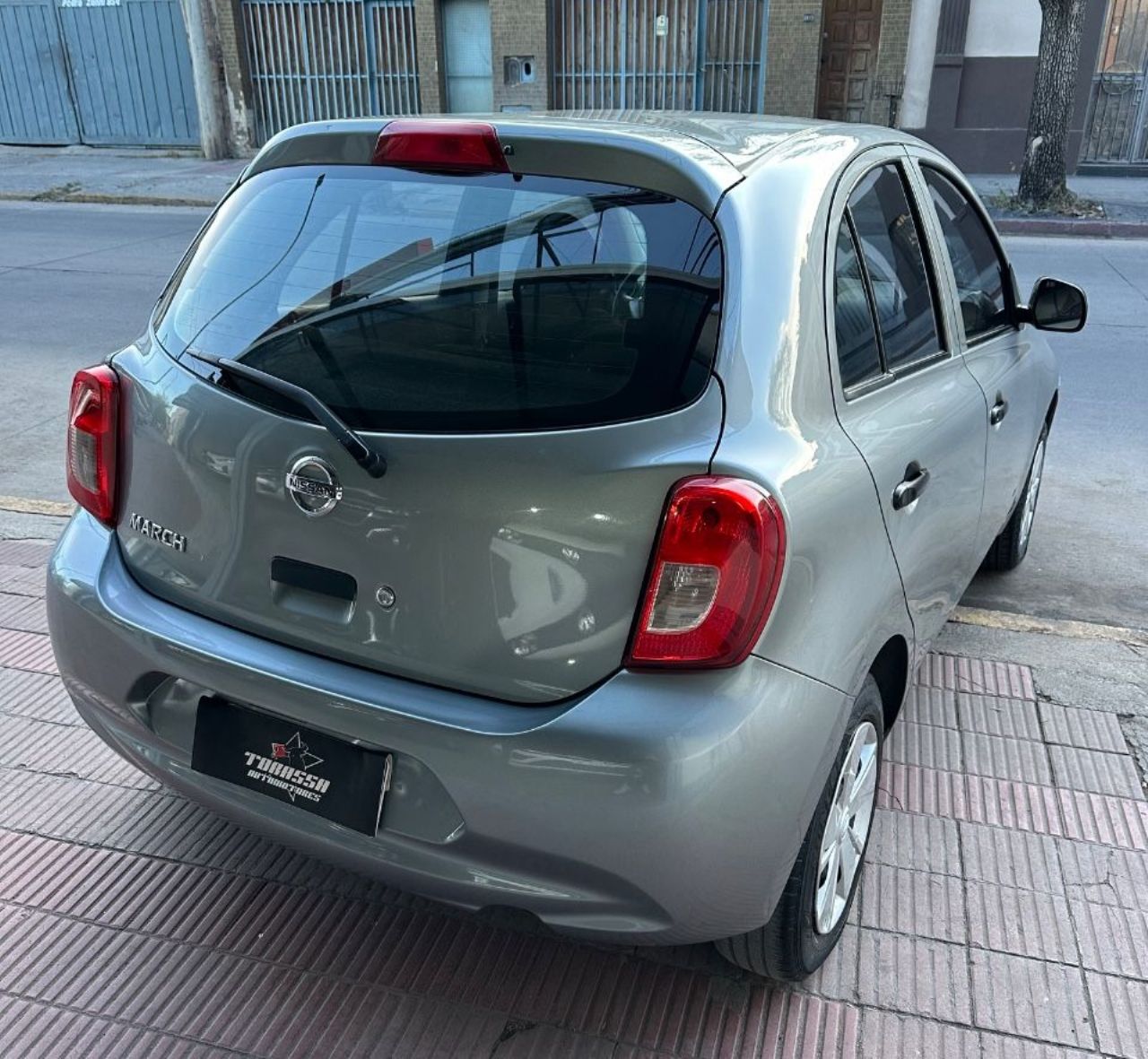 Nissan March Usado en Córdoba, deRuedas
