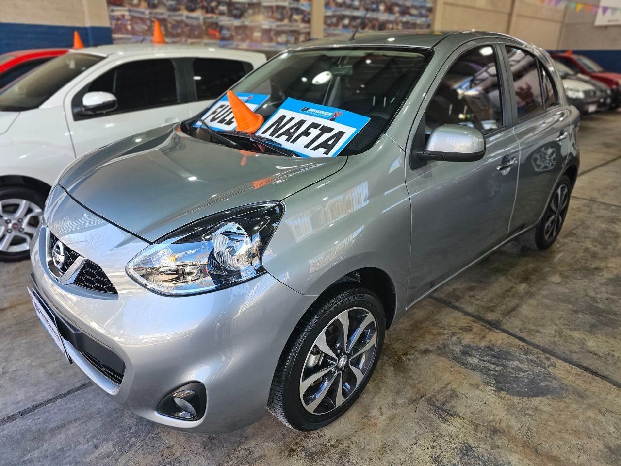 Nissan March Usado en Mendoza, deRuedas