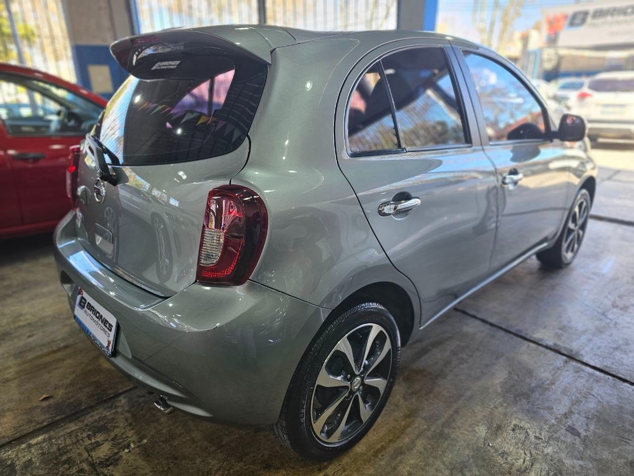 Nissan March Usado en Mendoza, deRuedas