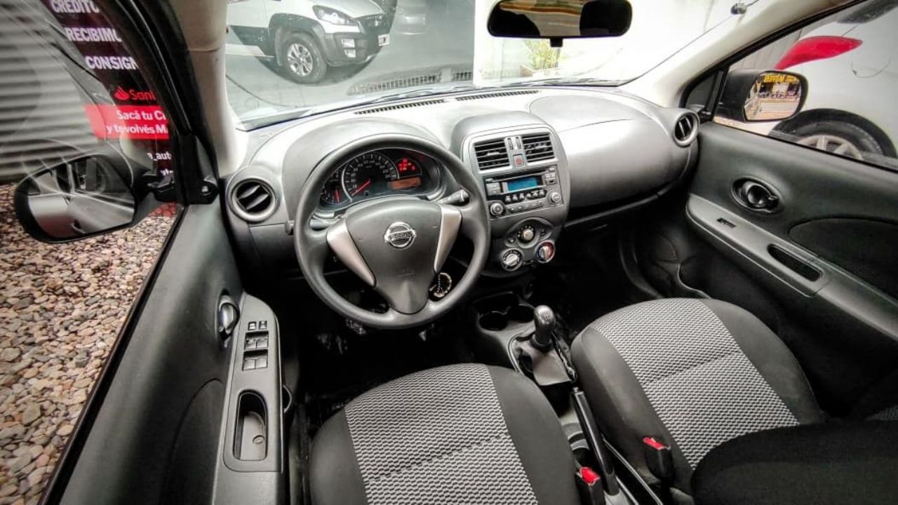 Nissan March Usado Financiado en Córdoba, deRuedas