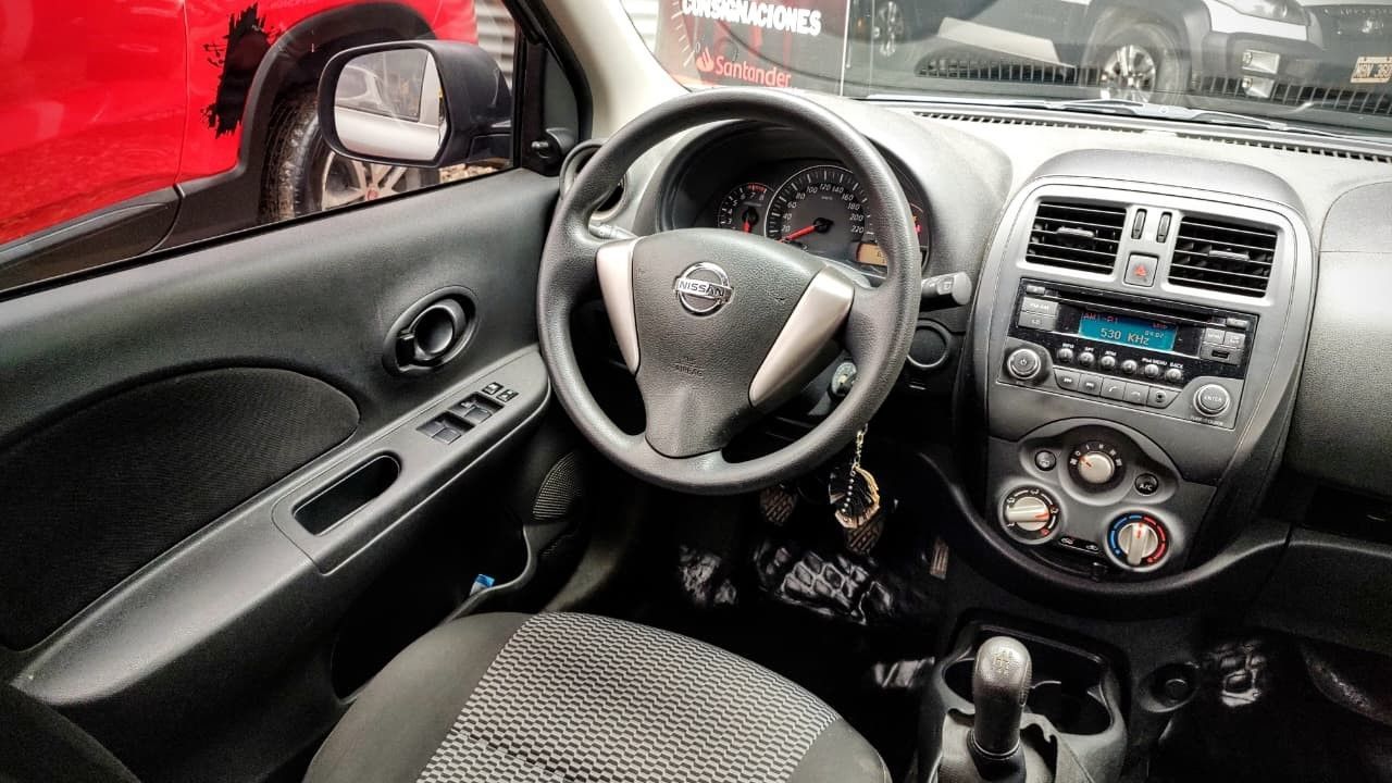 Nissan March Usado Financiado en Córdoba, deRuedas