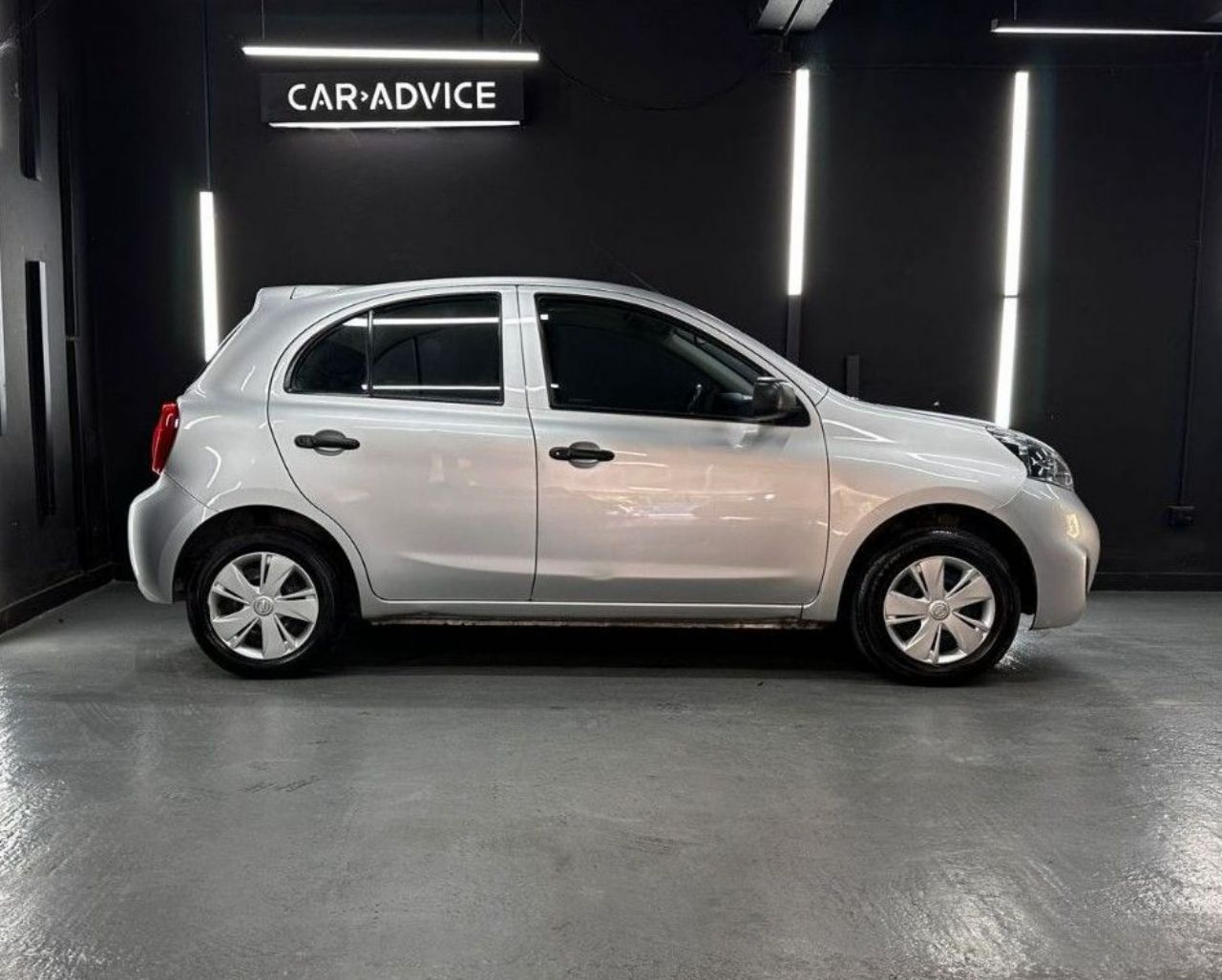 Nissan March Usado en Córdoba, deRuedas