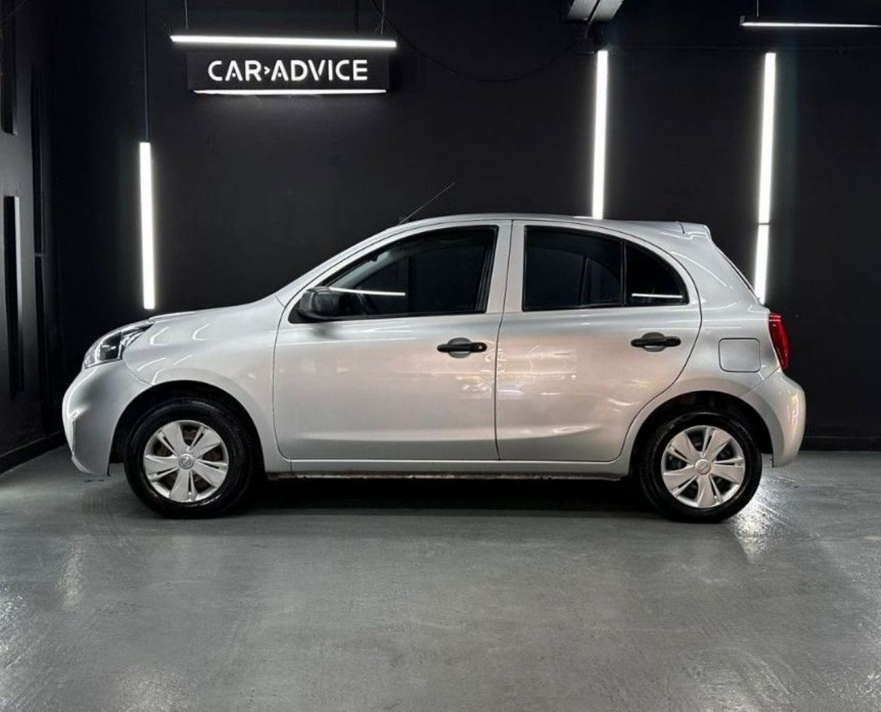Nissan March Usado en Córdoba, deRuedas