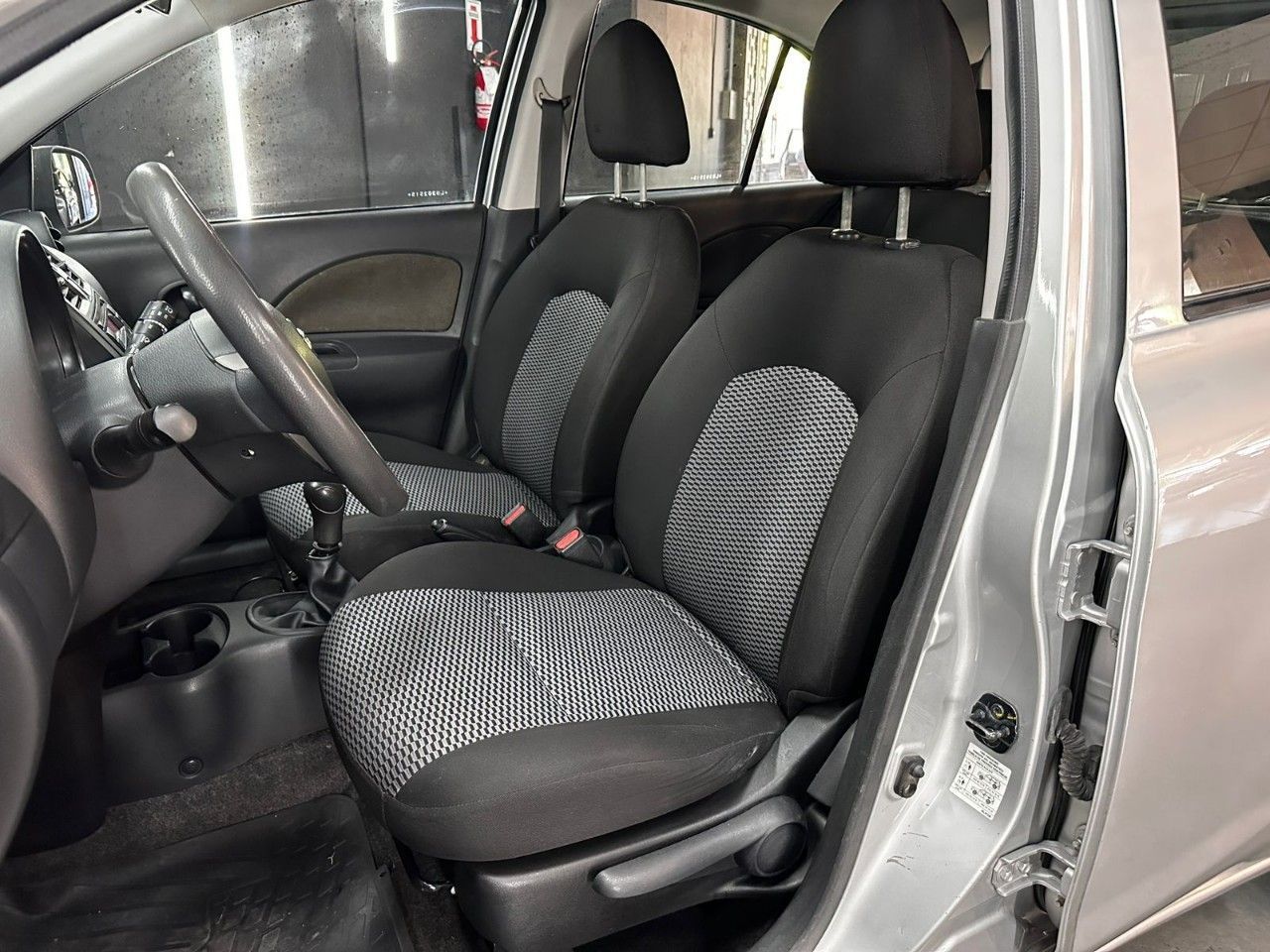 Nissan March Usado en Córdoba, deRuedas