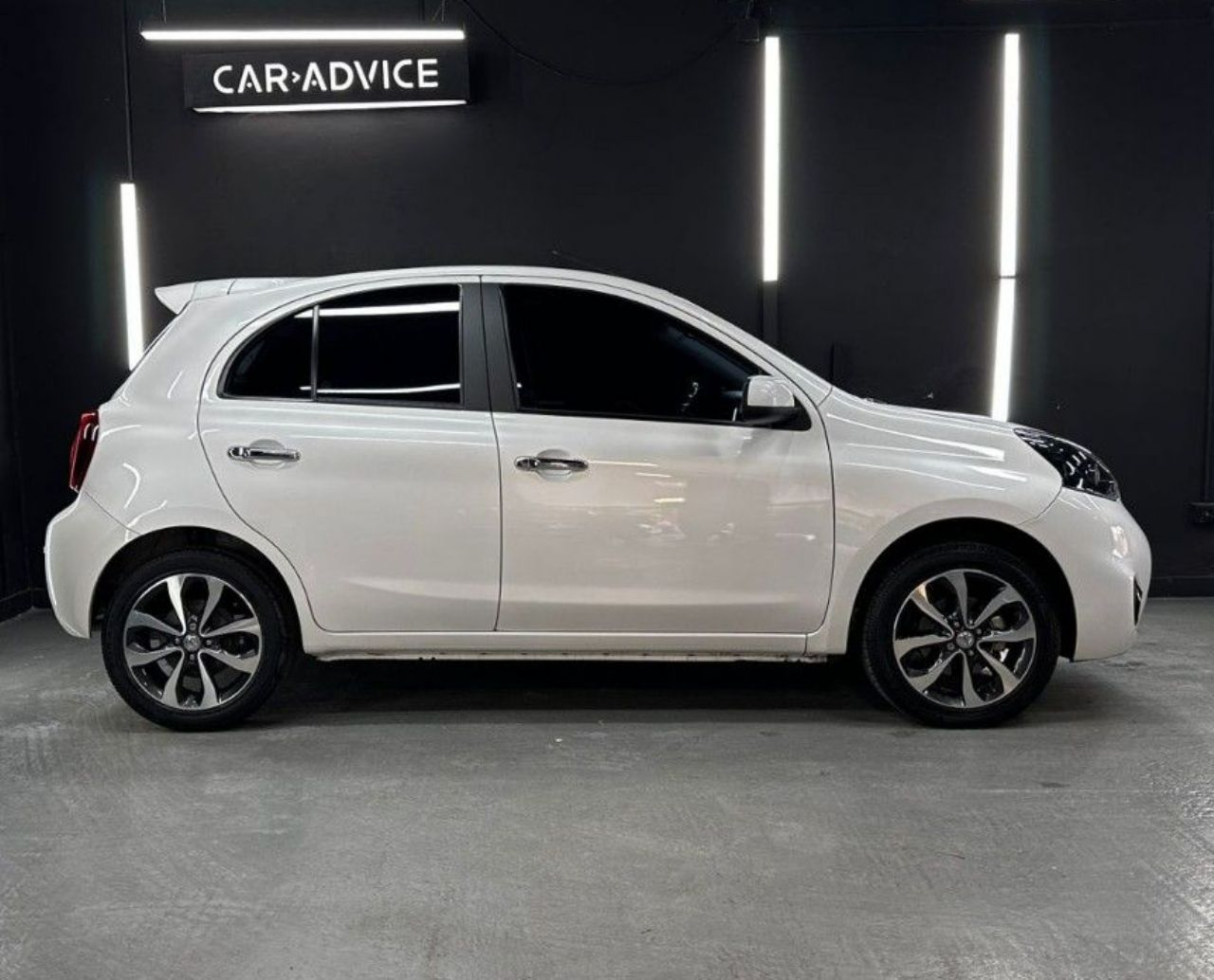 Nissan March Usado en Córdoba, deRuedas
