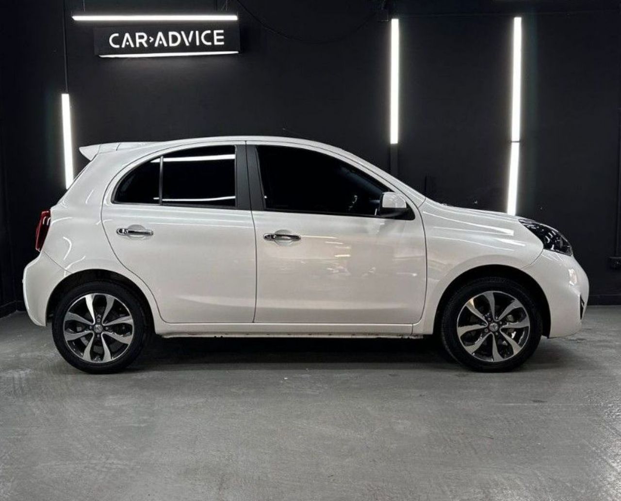 Nissan March Usado en Córdoba, deRuedas