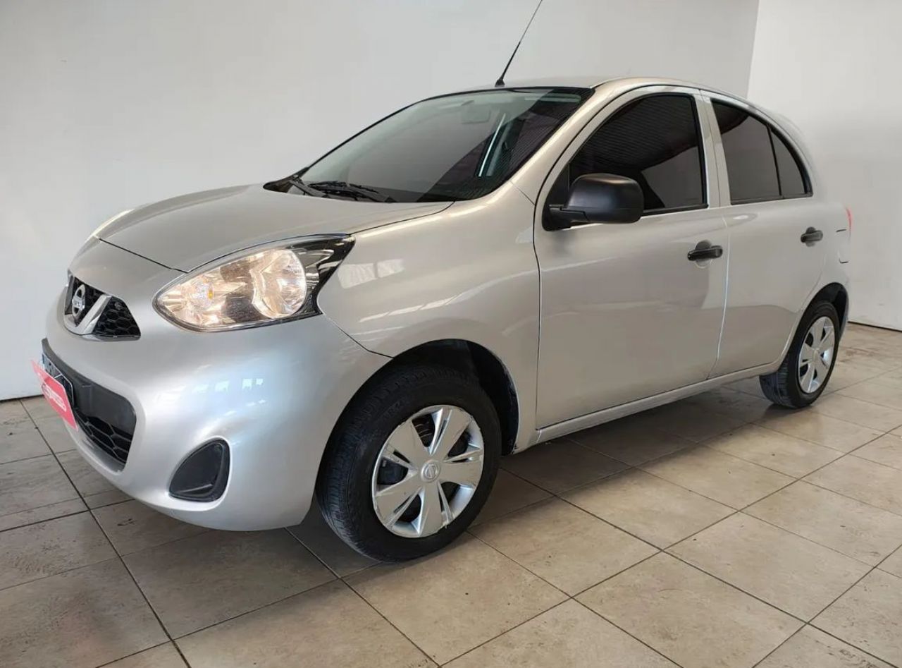 Nissan March Usado en Córdoba, deRuedas