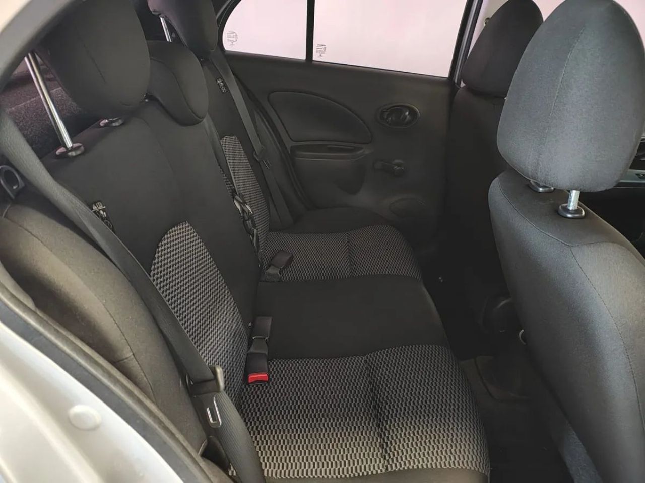 Nissan March Usado en Córdoba, deRuedas