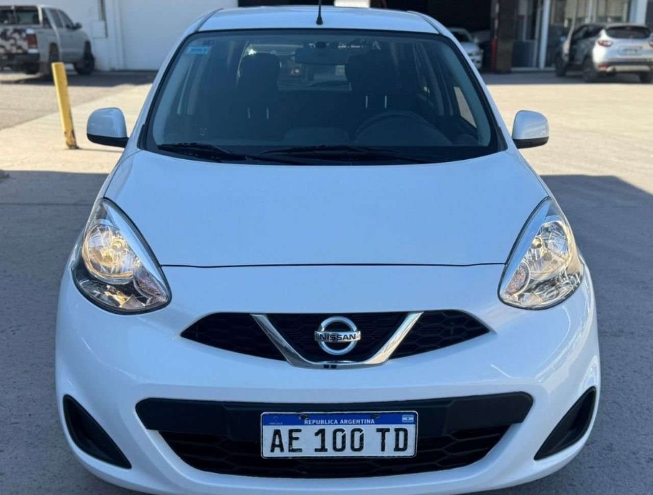 Nissan March Usado en Mendoza, deRuedas