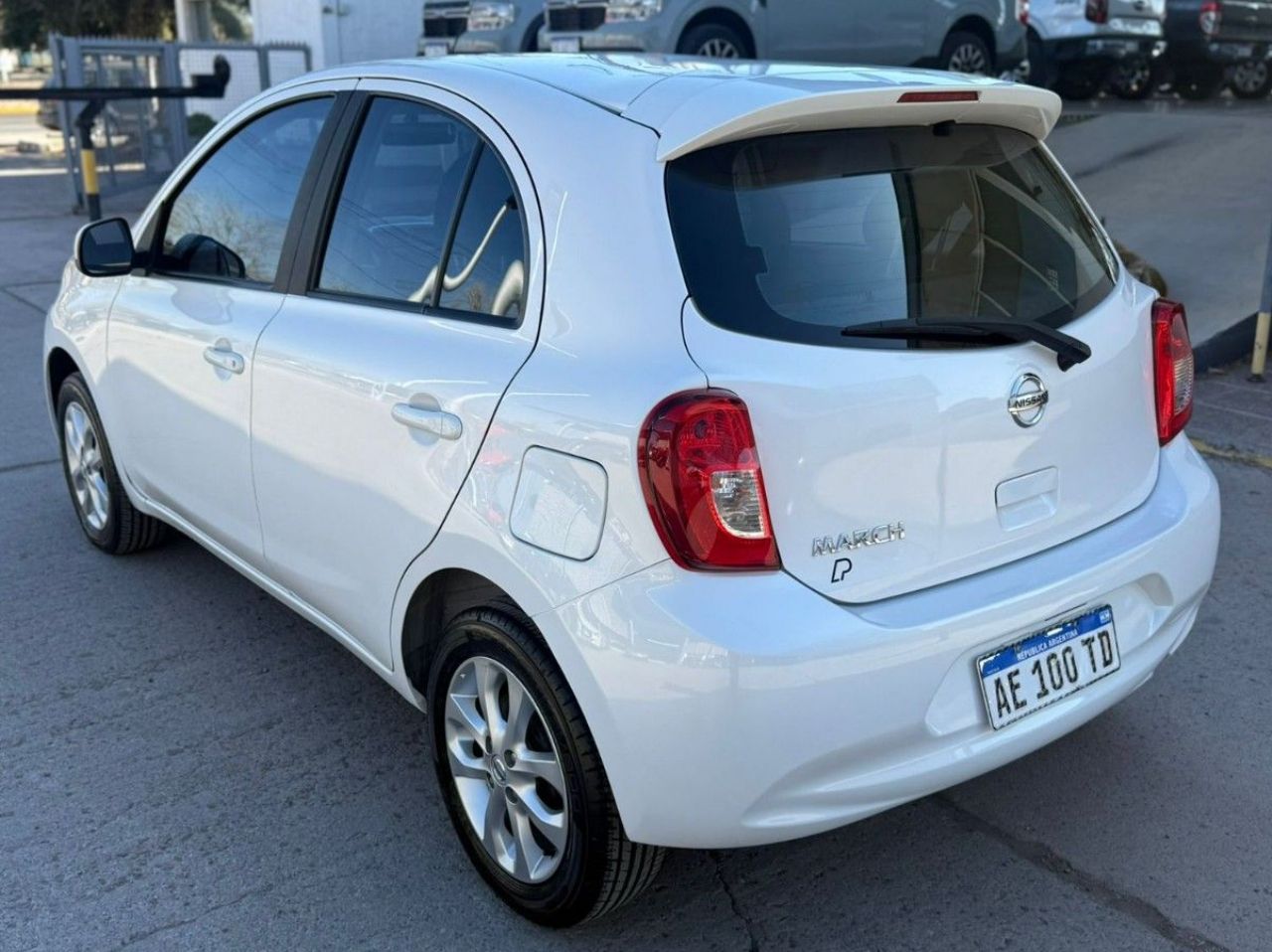 Nissan March Usado en Mendoza, deRuedas