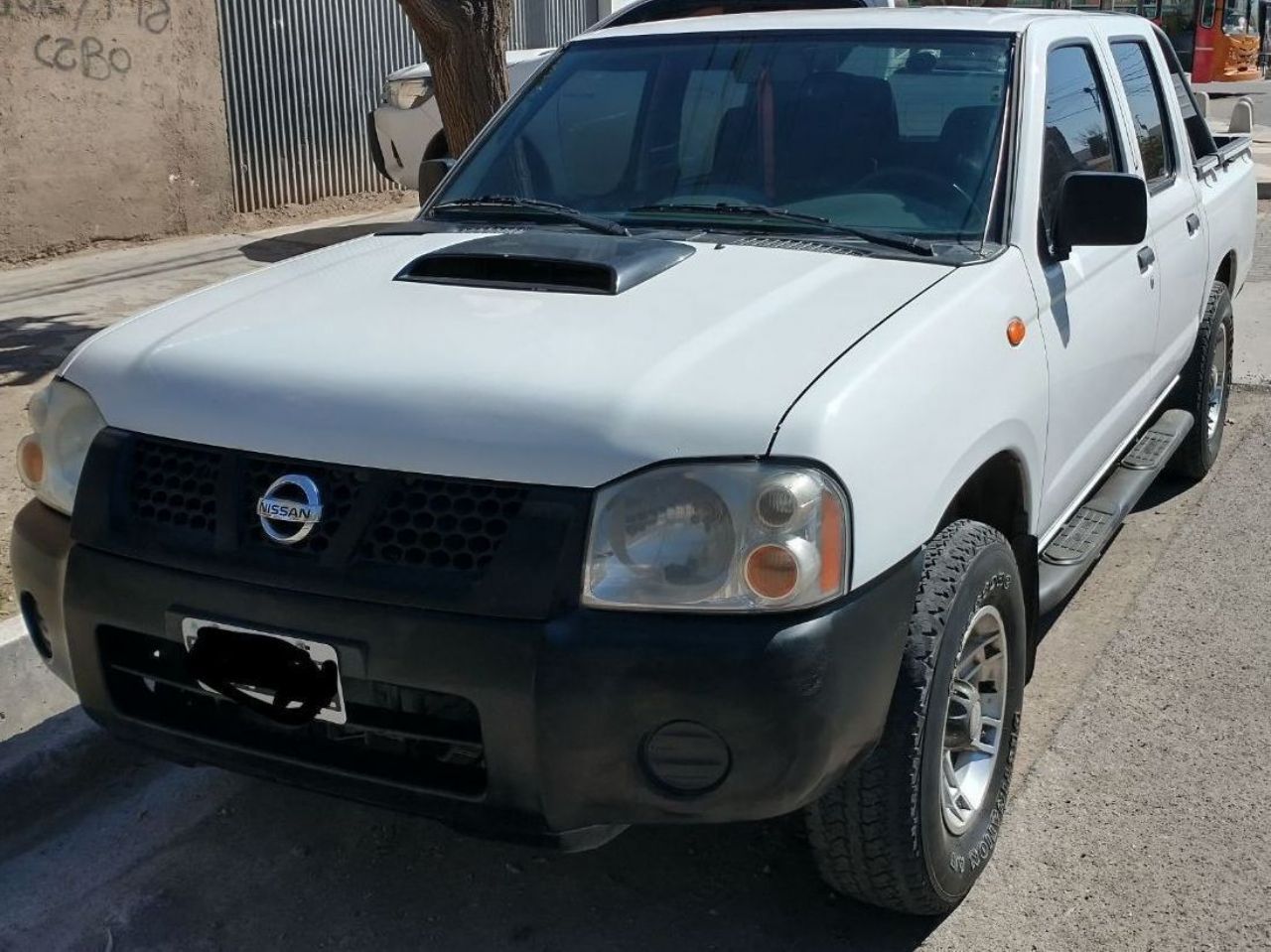 Nissan NP 300 Usada en Mendoza, deRuedas