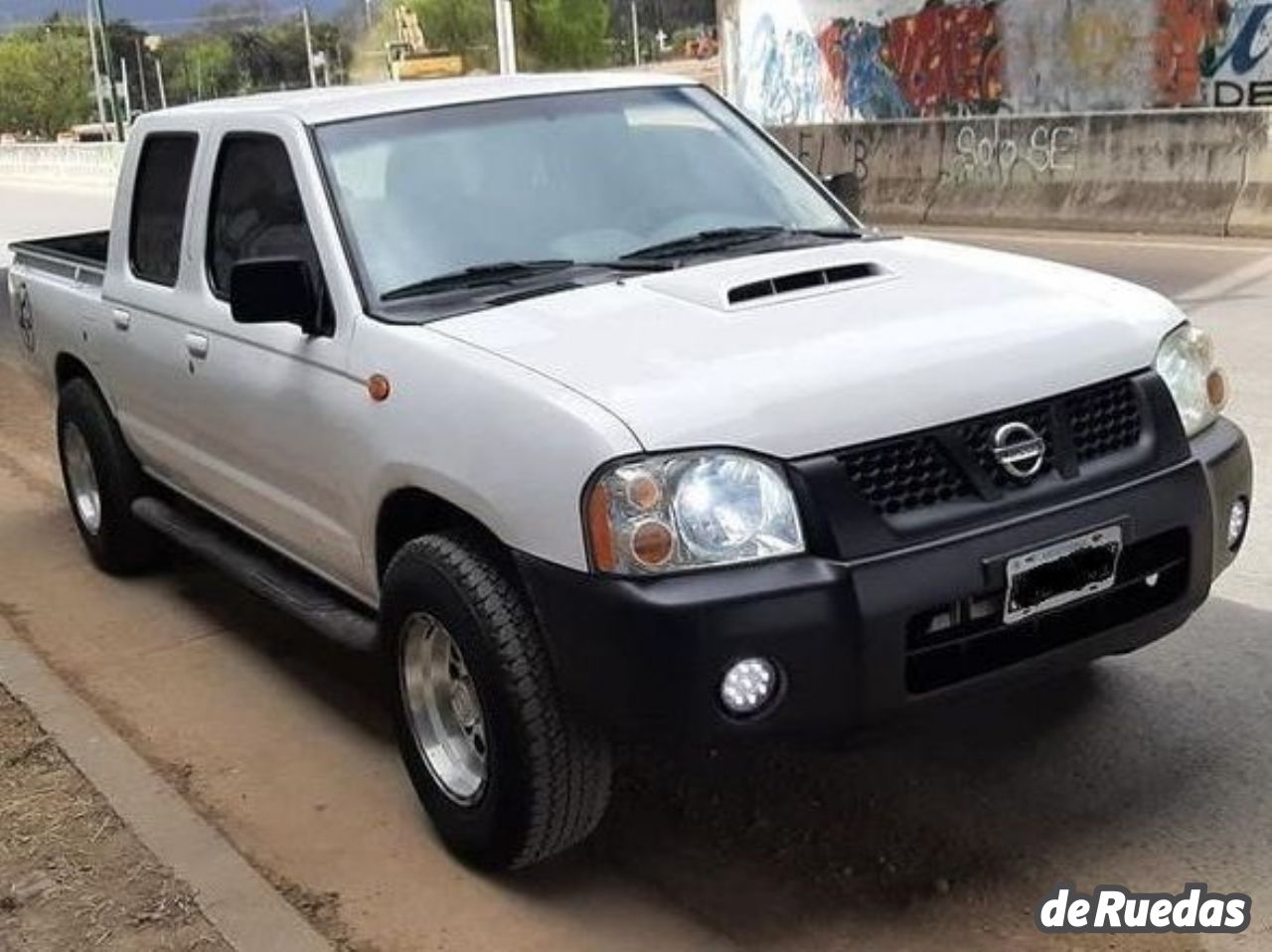 Nissan NP 300 Usada en Salta, deRuedas