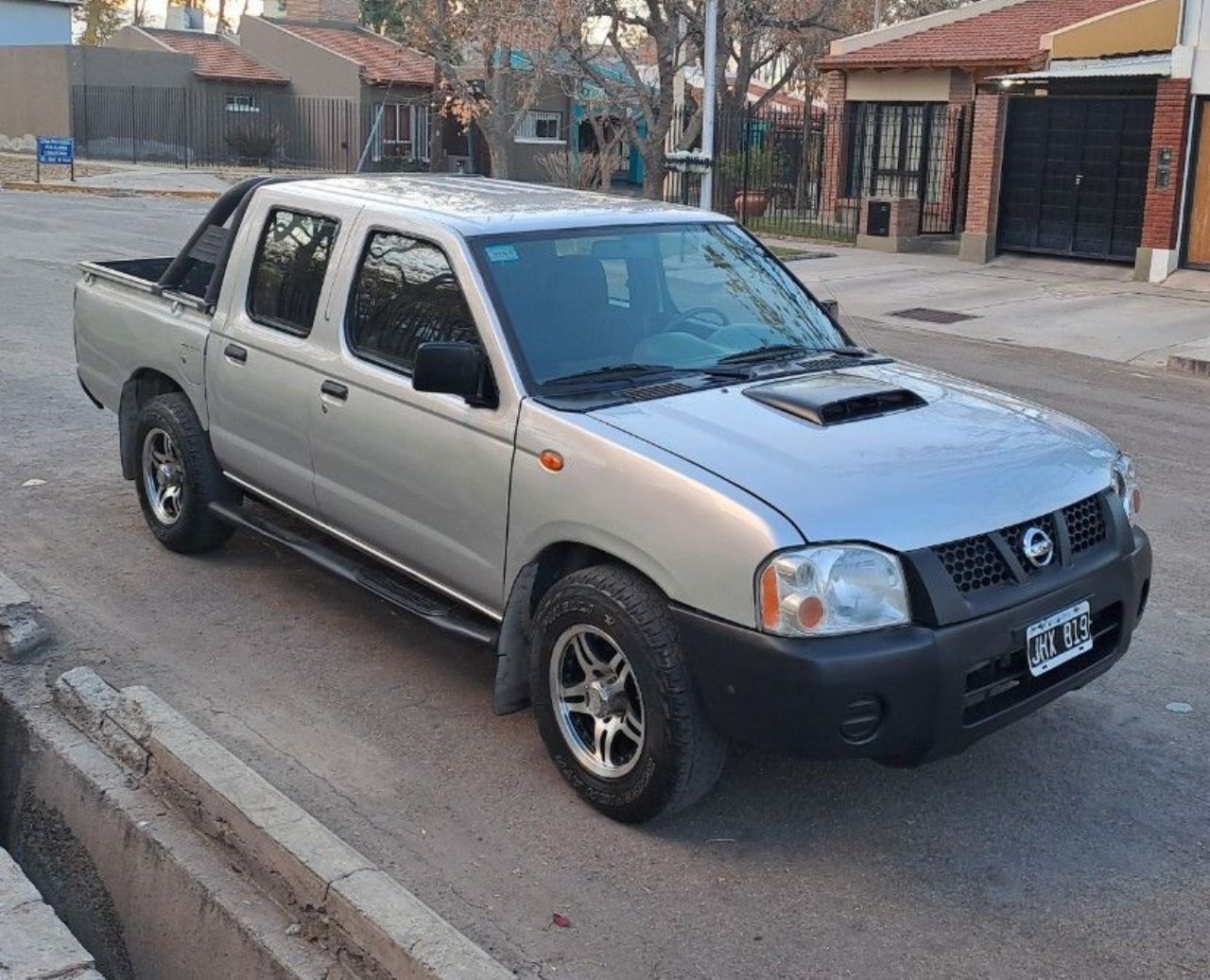 Nissan NP 300 Usada en Mendoza, deRuedas