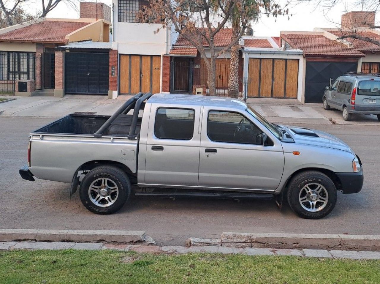Nissan NP 300 Usada en Mendoza, deRuedas