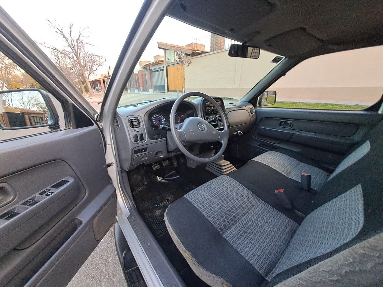 Nissan NP 300 Usada en Mendoza, deRuedas