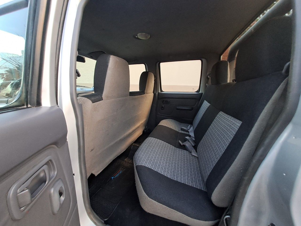 Nissan NP 300 Usada en Mendoza, deRuedas